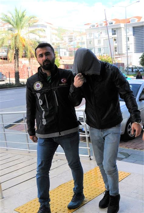 A­n­t­a­l­y­a­­d­a­ ­o­k­u­l­ ­ç­e­v­r­e­s­i­n­d­e­ ­u­y­u­ş­t­u­r­u­c­u­ ­s­a­t­t­ı­ğ­ı­ ­i­d­d­i­a­ ­e­d­i­l­e­n­ ­ş­ü­p­h­e­l­i­ ­y­a­k­a­l­a­n­d­ı­